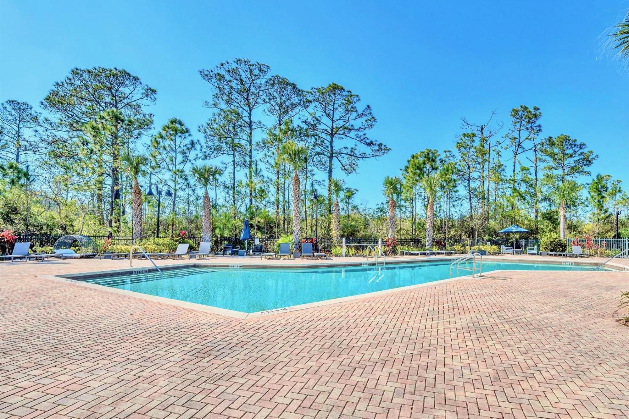 Bright Condo - 2Br With Pool & Hot Tub, Near Disney! Orlando Luaran gambar